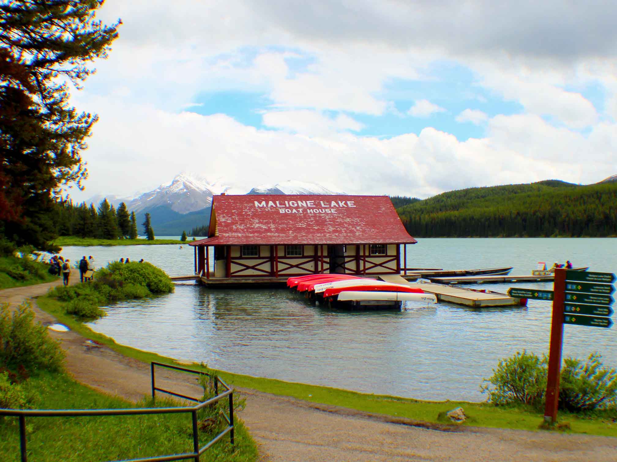 Maligne Lake Boat House